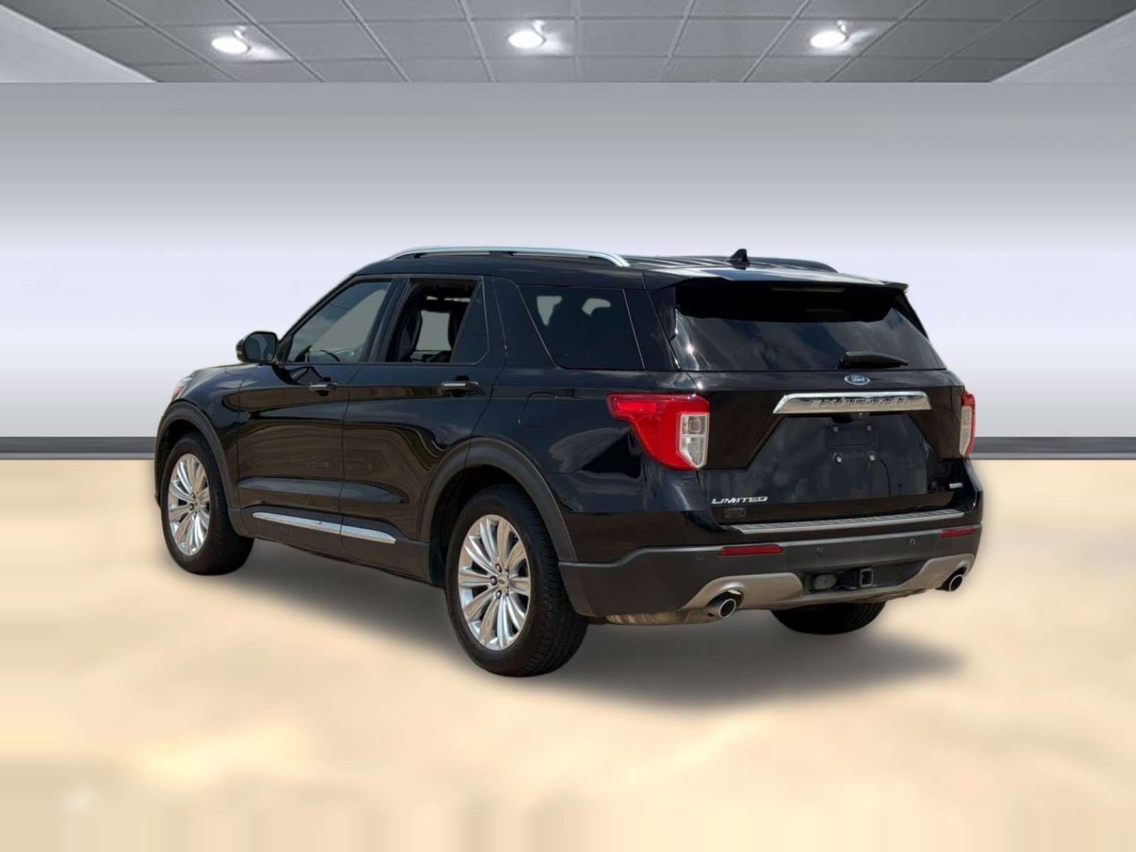 Used 2020 Ford Explorer Limited w/ Class III Trailer Tow Package RWD image 3