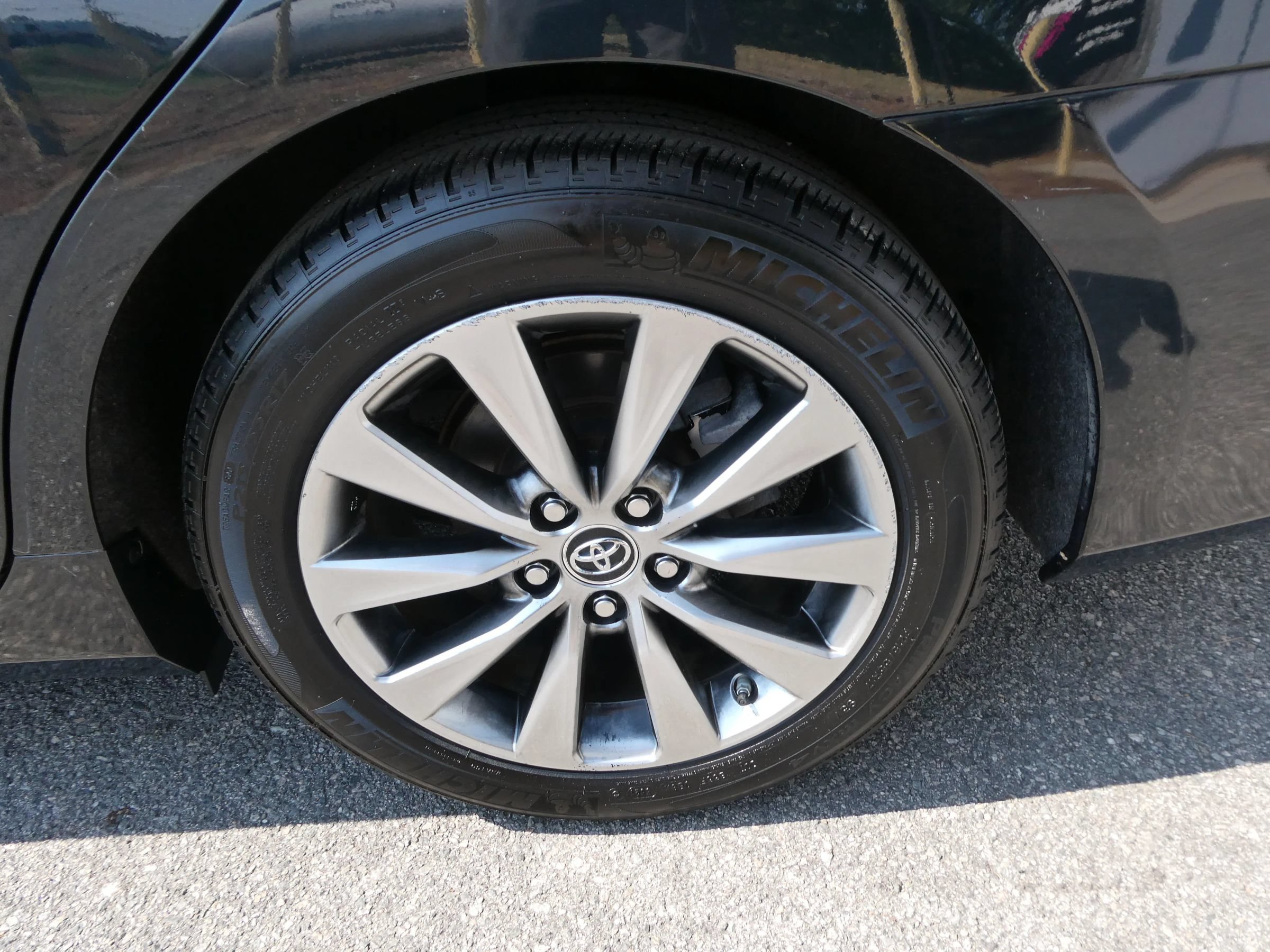 Used 2015 Toyota Camry XLE FWD image 35