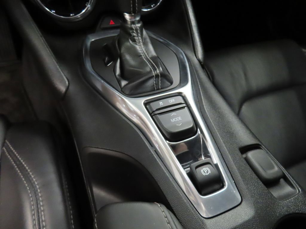 Used 2018 Chevrolet Camaro LT RWD image 48