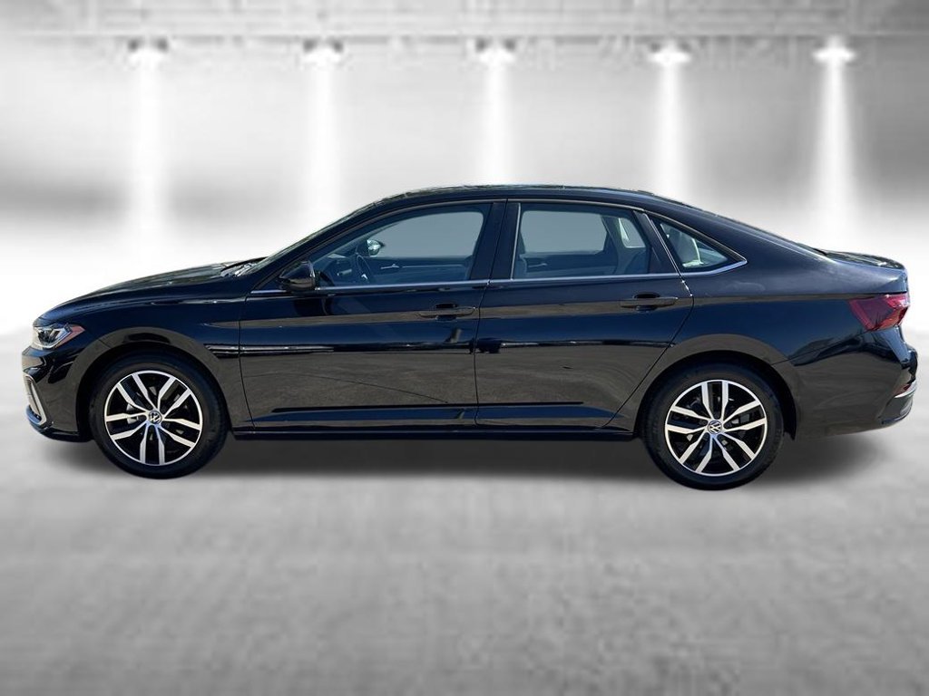 Certified 2026 Volkswagen Jetta SE FWD image 3