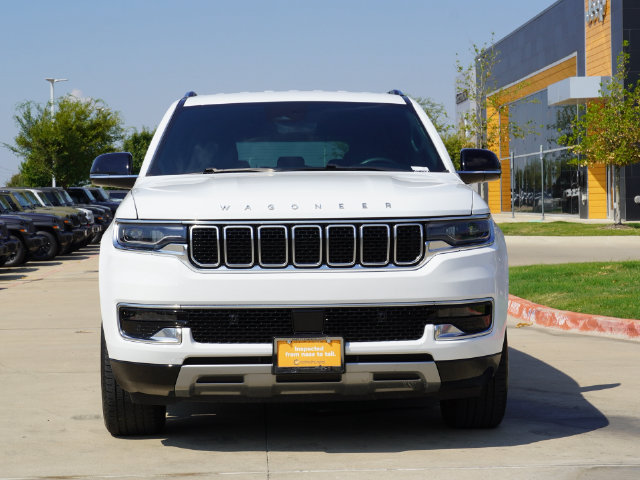 Used 2024 Jeep Wagoneer L Series II w/ Flexible Seating Group AWD/4WD image 9