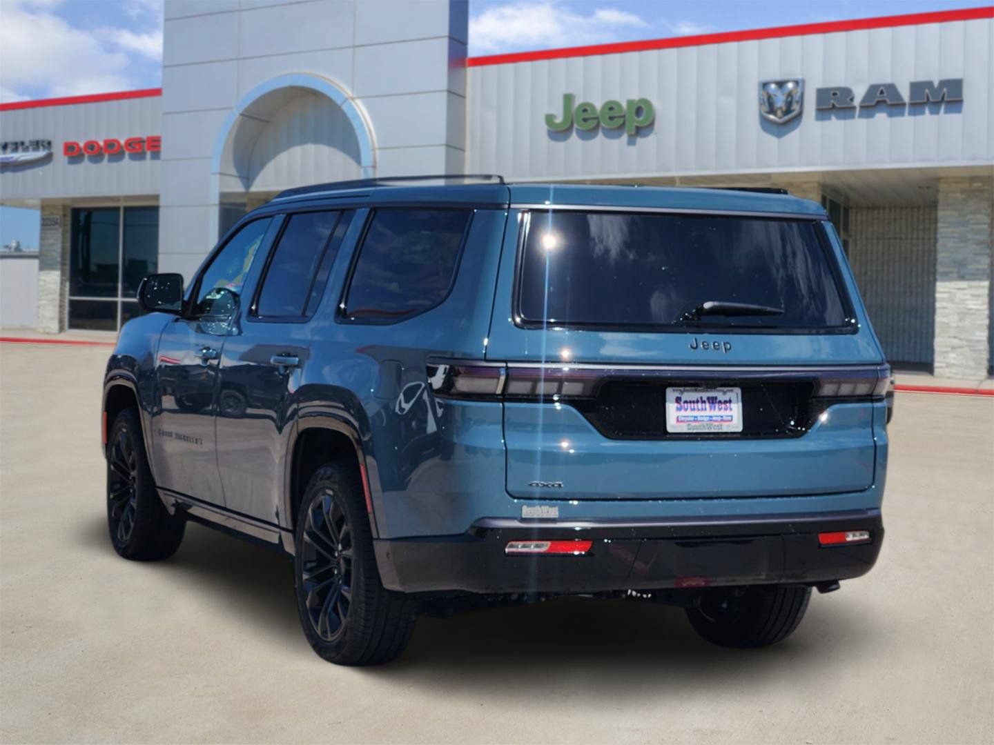 New 2026 Jeep Grand Wagoneer Summit AWD/4WD image 4