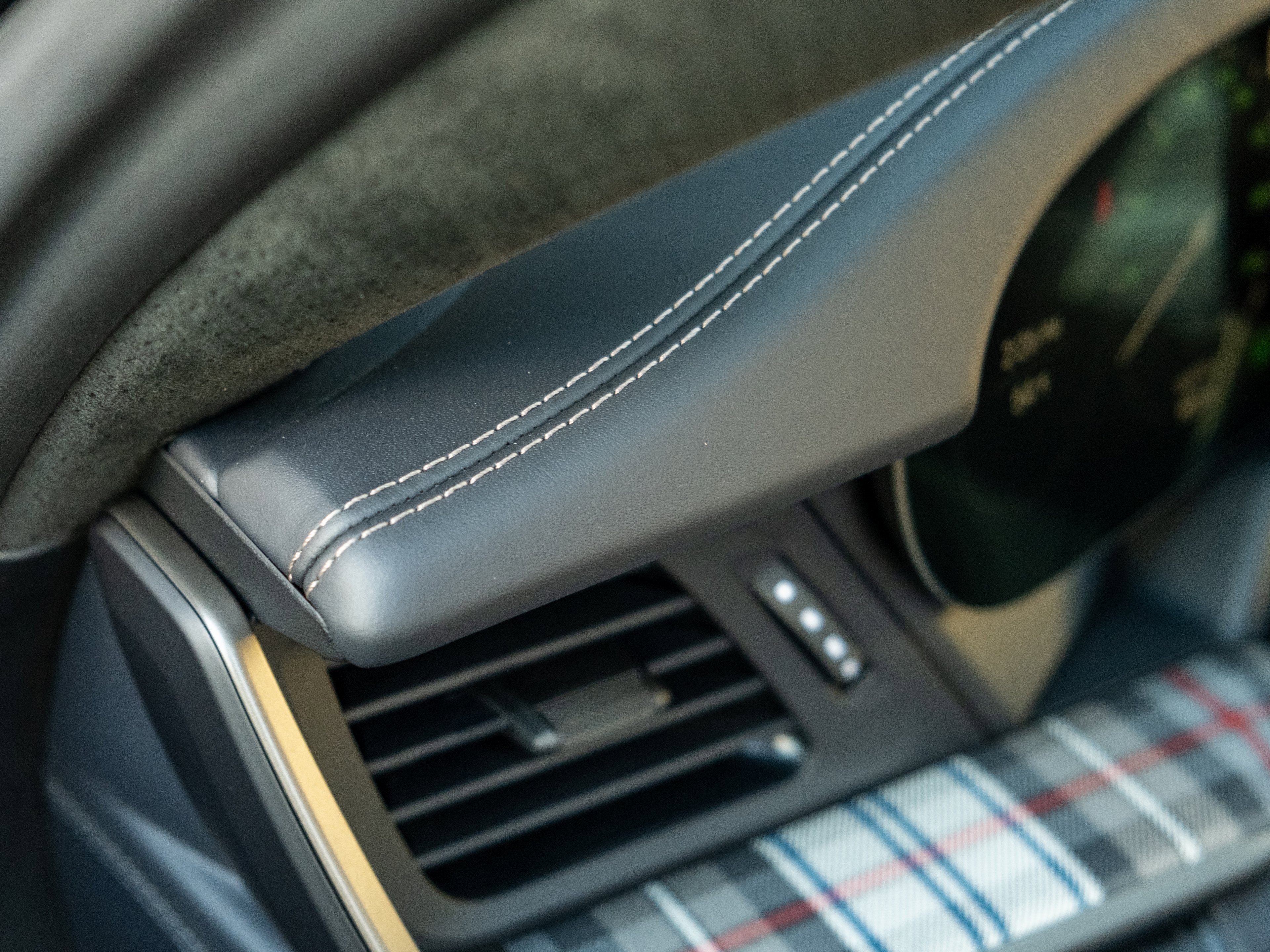 Certified 2025 Porsche 911 Turbo image 20