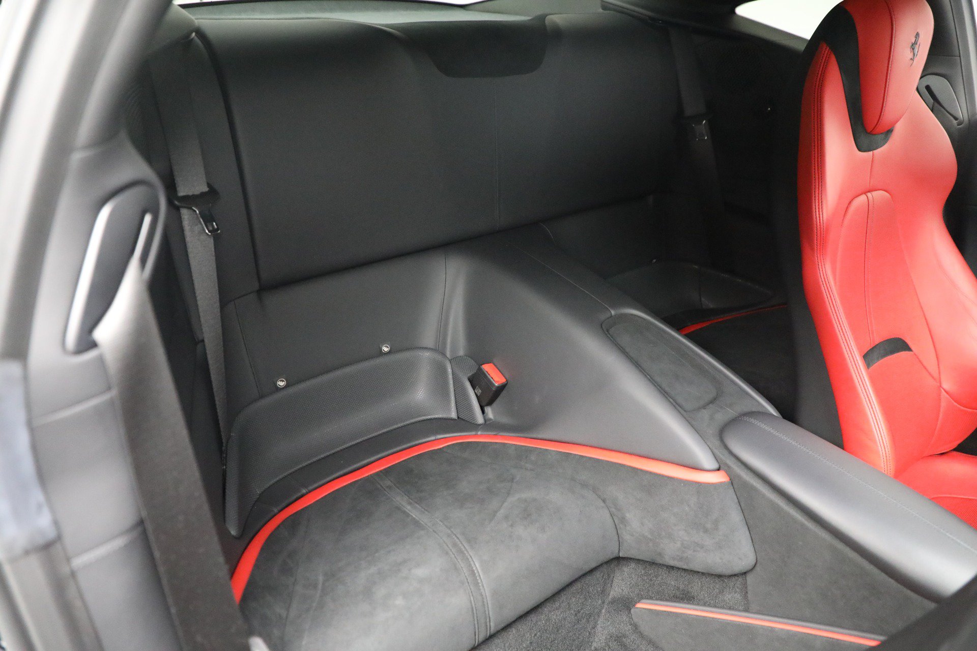 Certified 2022 Ferrari Roma RWD image 20