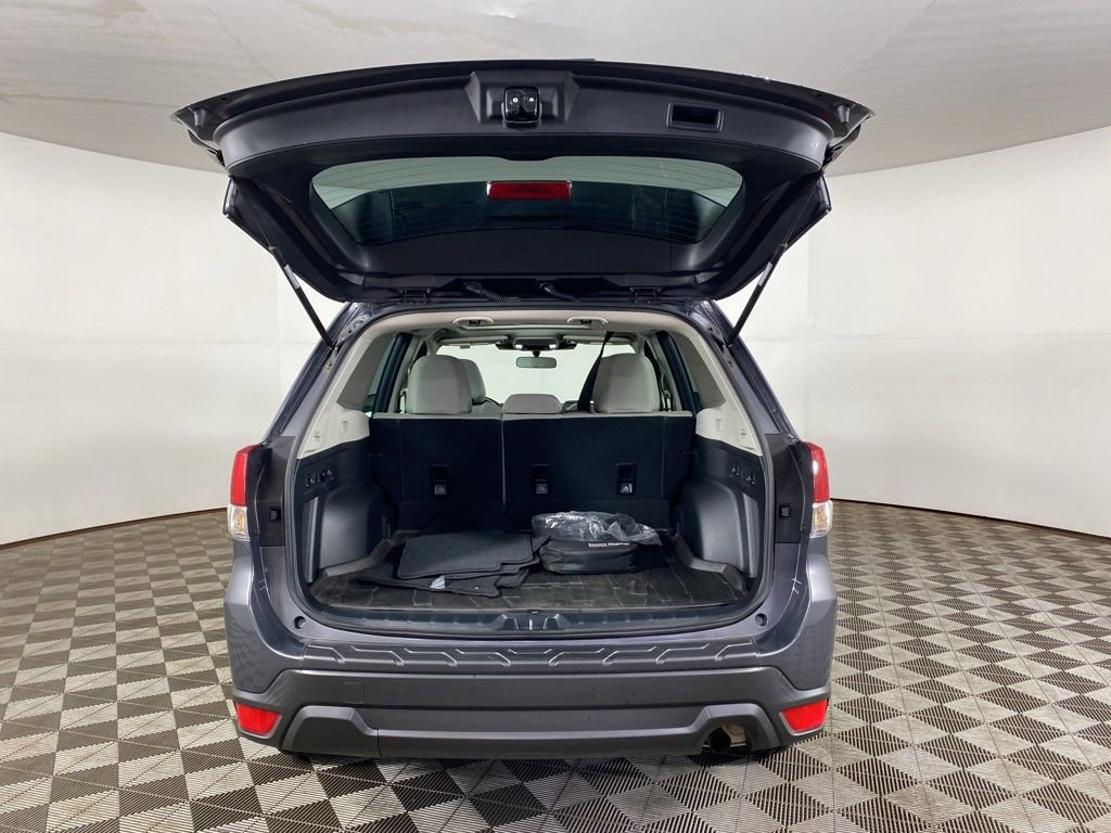 Used 2023 Subaru Forester Premium image 7