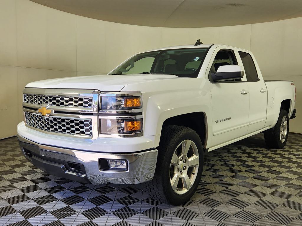 Used 2015 Chevrolet Silverado 1500 LT w/ LT Convenience Package AWD/4WD image 3