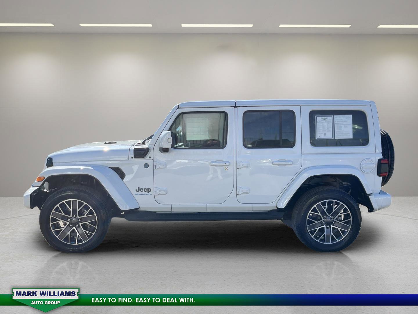 Used 2023 Jeep Wrangler Unlimited Sahara image 4