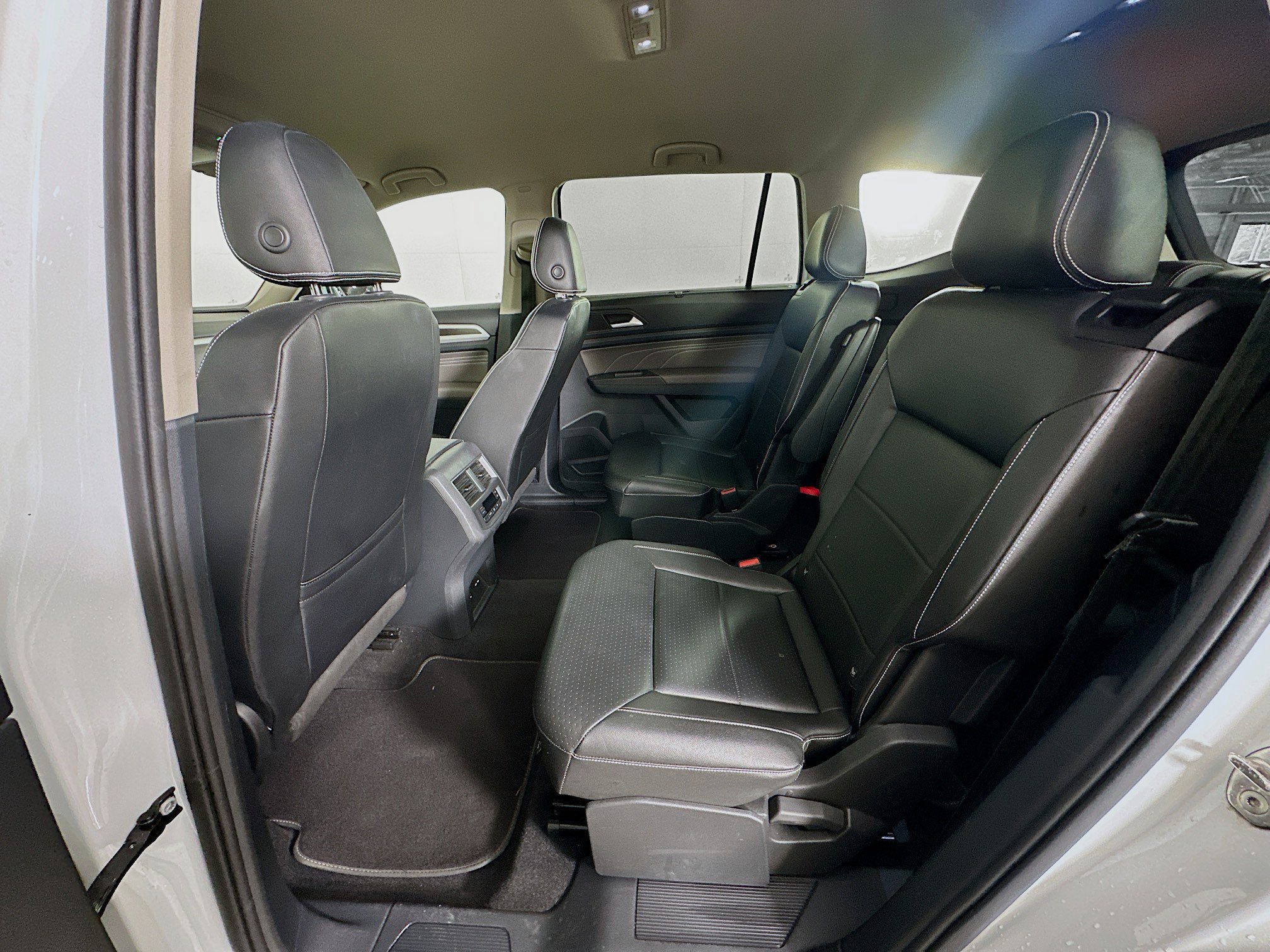 Used 2023 Volkswagen Atlas SE image 27