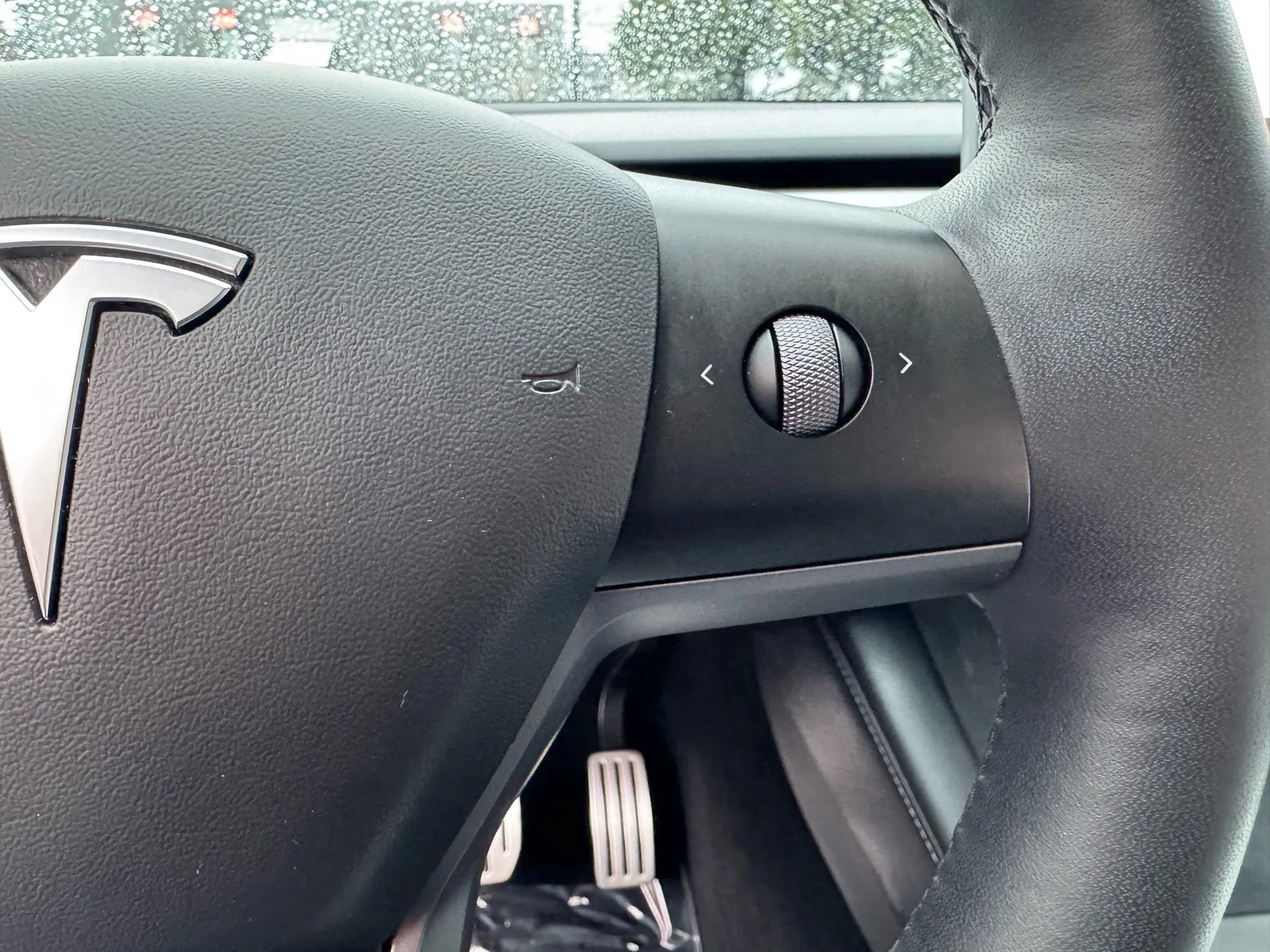 Used 2022 Tesla Model Y Performance image 33