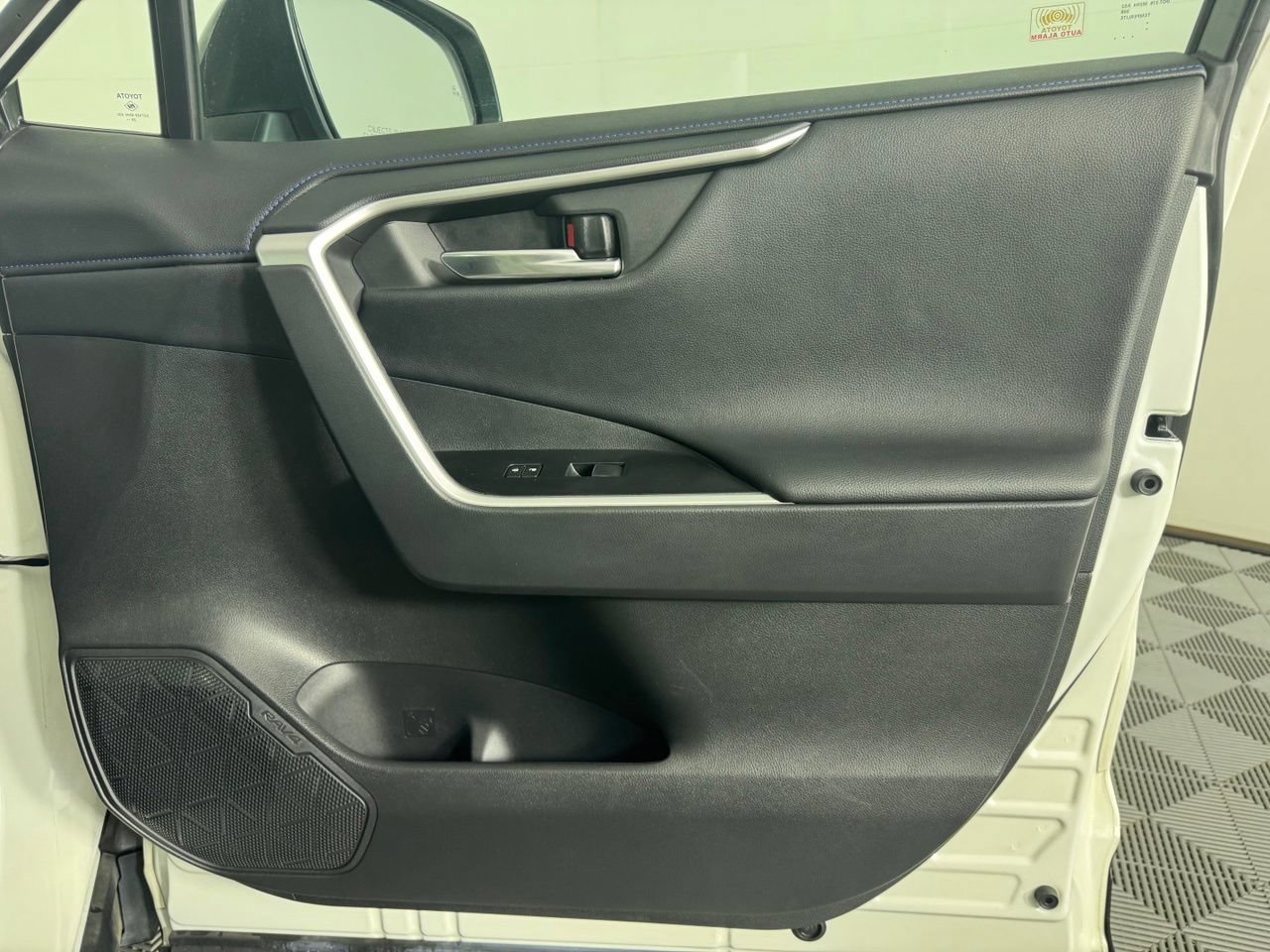 Used 2021 Toyota RAV4 XSE AWD/4WD image 32