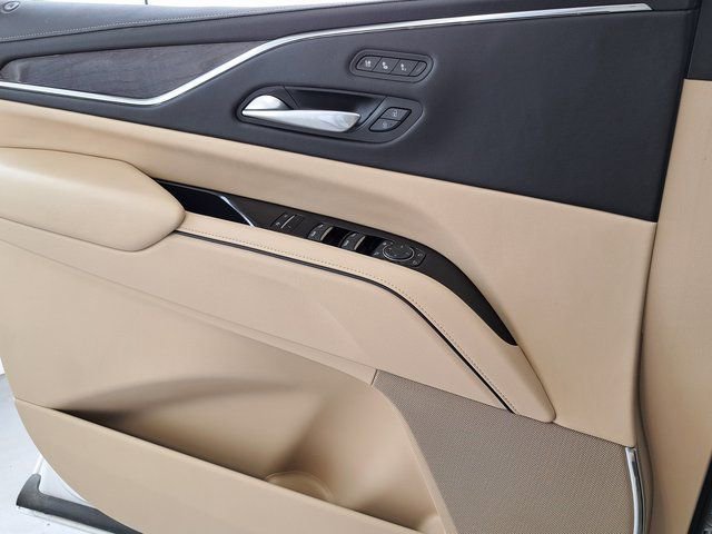 Used 2023 Cadillac Escalade Premium Luxury w/ LPO, Radiant Package AWD/4WD image 22