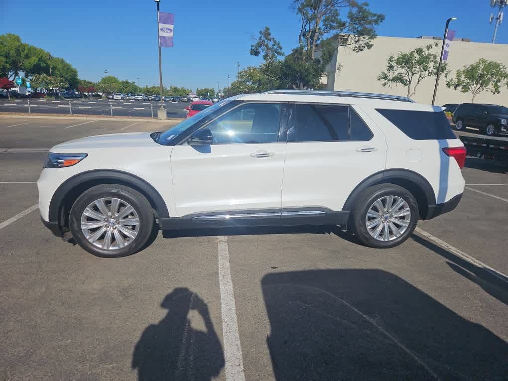 Used 2023 Ford Explorer Limited w/ Limited Technology Package RWD image 4