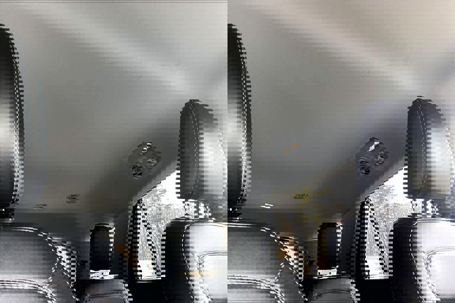 Used 2022 Ford Explorer XLT w/ Equipment Group 202A image 14