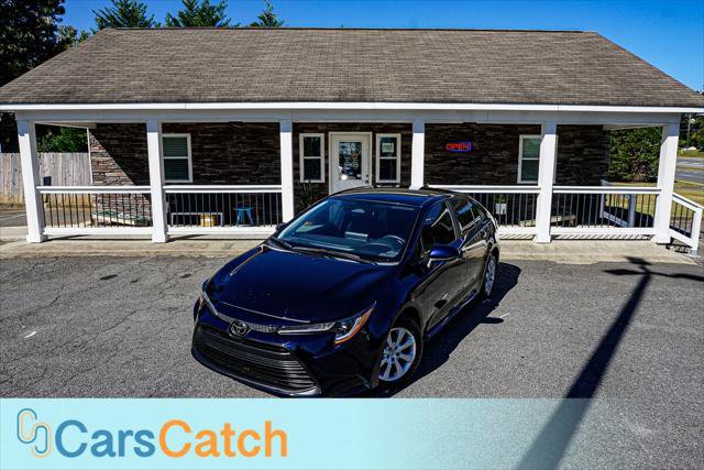 Used 2025 Toyota Corolla LE FWD image 2