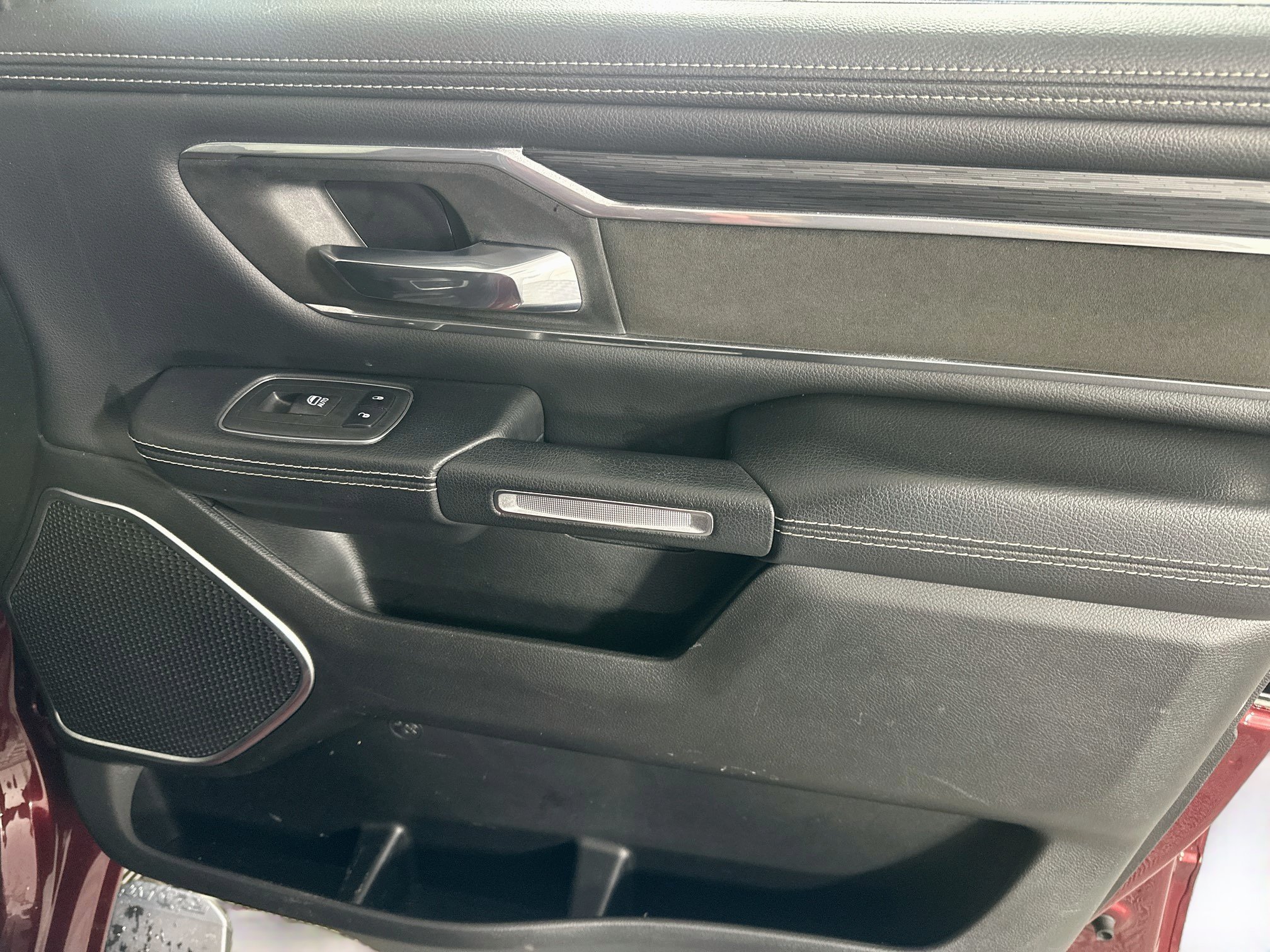 Used 2023 RAM 1500 Laramie AWD/4WD image 31