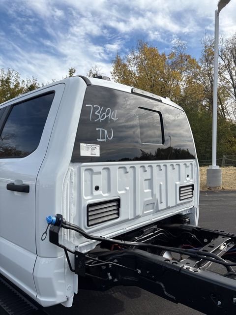New 2026 Ford F550 4x4 Crew Cab image 9