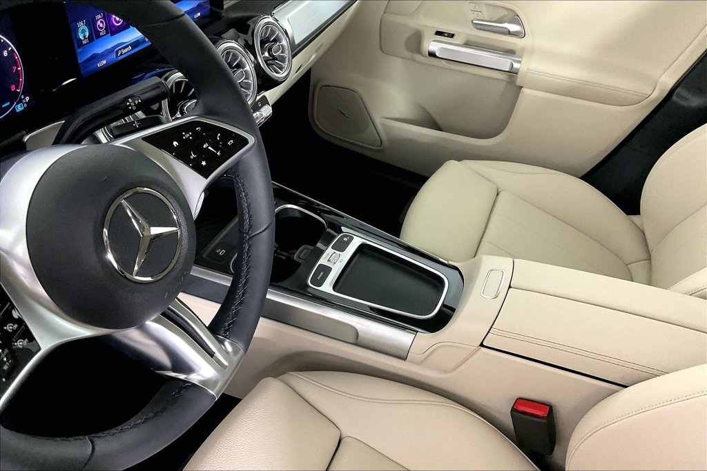 New 2026 Mercedes-Benz GLB 250 4MATIC image 8