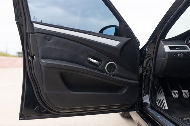 Used 2008 BMW M5 image 24