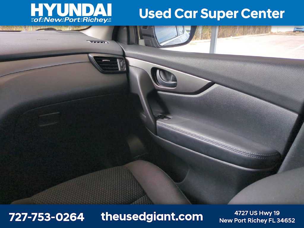Used 2020 Nissan Rogue Sport S w/ Appearance Package FWD image 17