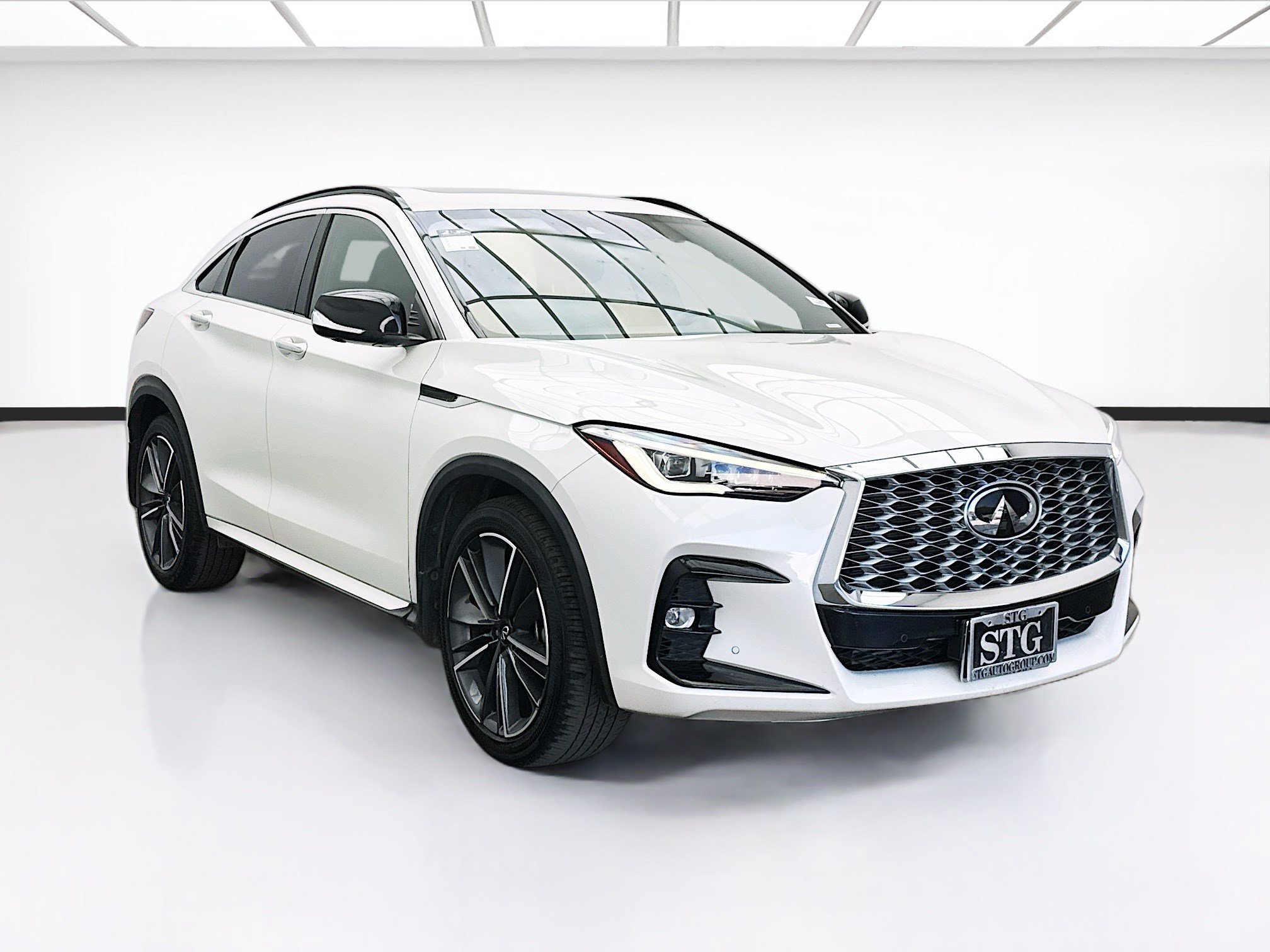 Used 2023 INFINITI QX55 Essential AWD/4WD image 3