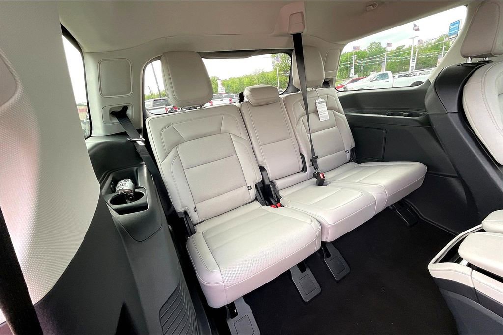 Used 2025 Lincoln Navigator Reserve image 30
