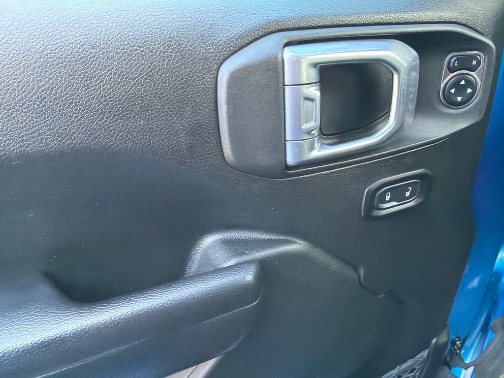 Used 2021 Jeep Gladiator Sport image 35