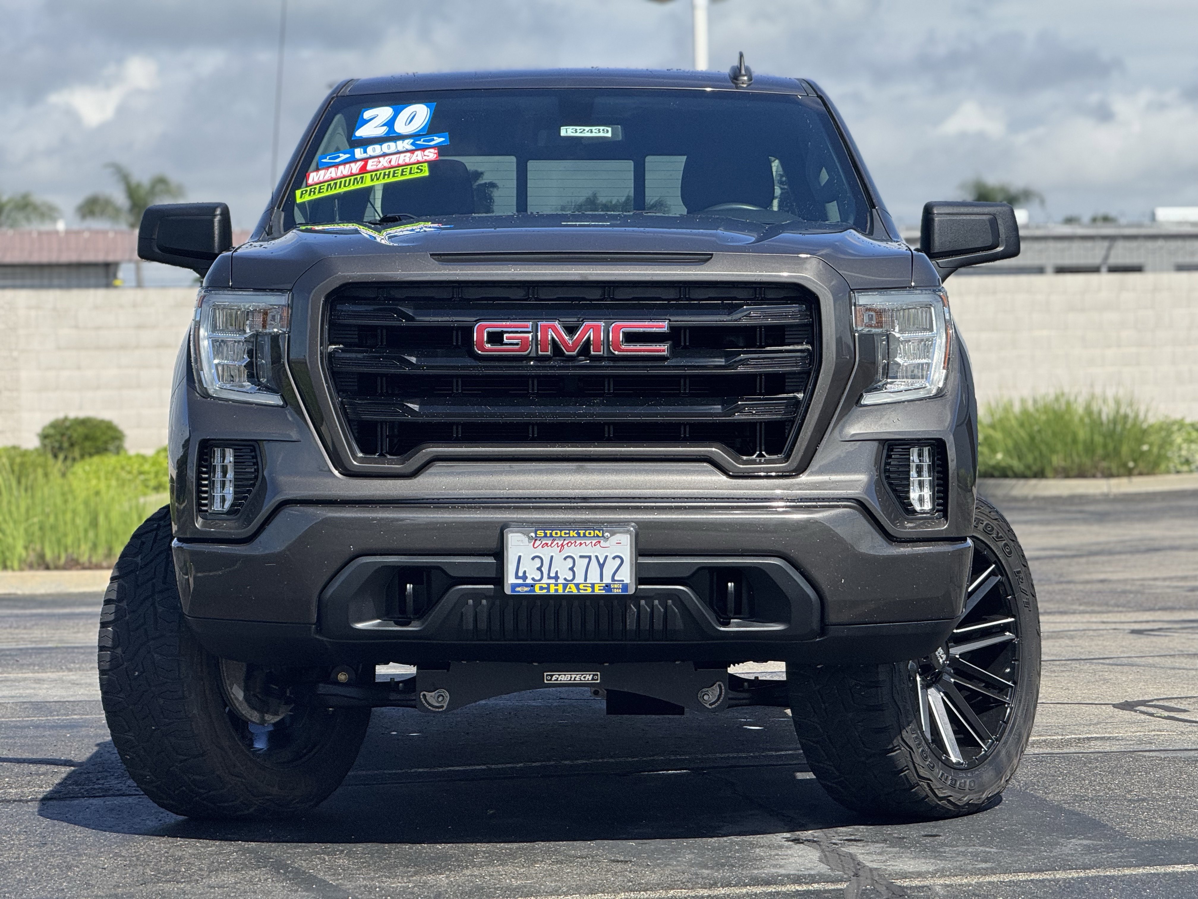 Used 2020 GMC Sierra 1500 Elevation w/ Elevation Value Package AWD/4WD image 2