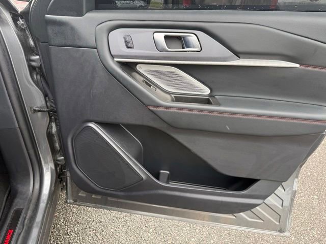 Used 2025 Ford Explorer ST RWD image 16