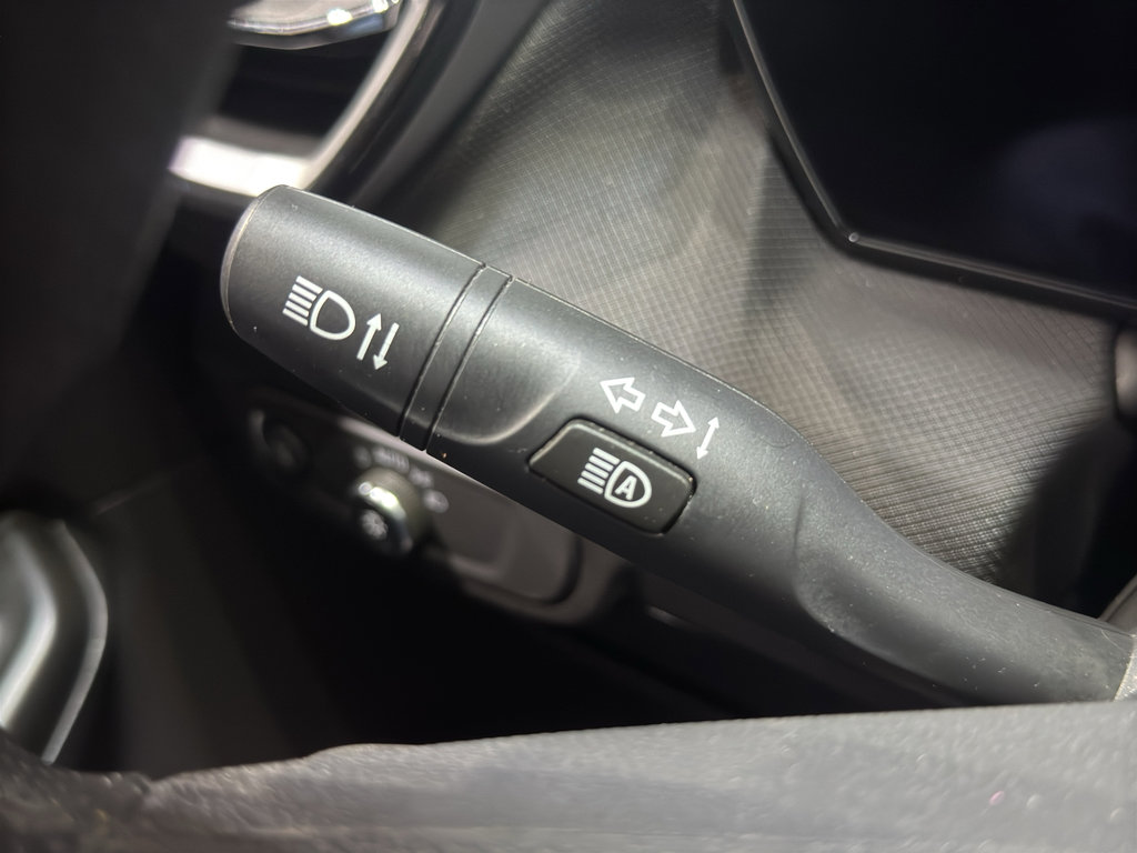 Used 2025 Chevrolet TrailBlazer LT AWD/4WD image 23