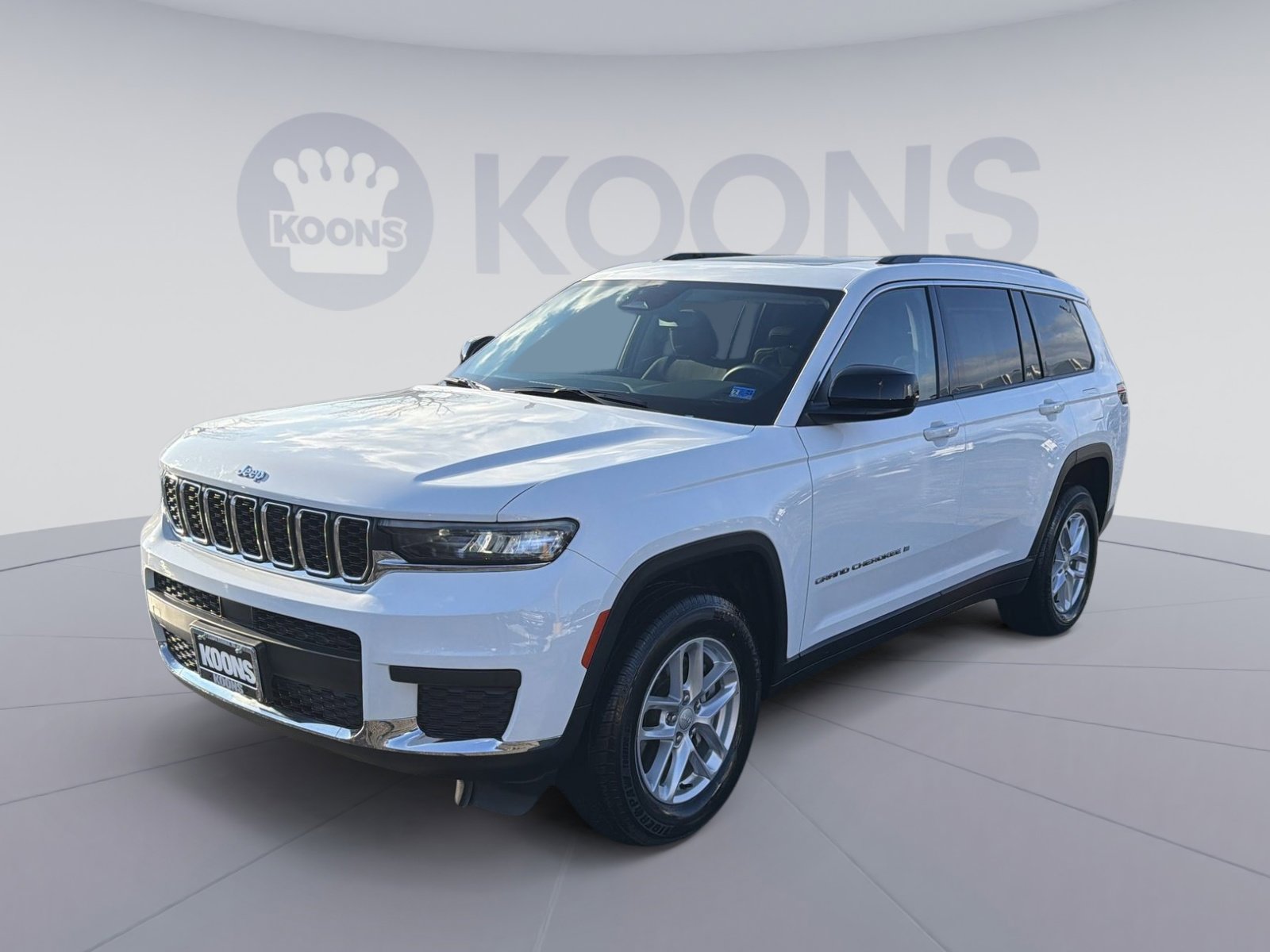 Used 2021 Jeep Grand Cherokee L Laredo w/ Luxury Tech Group I image 1