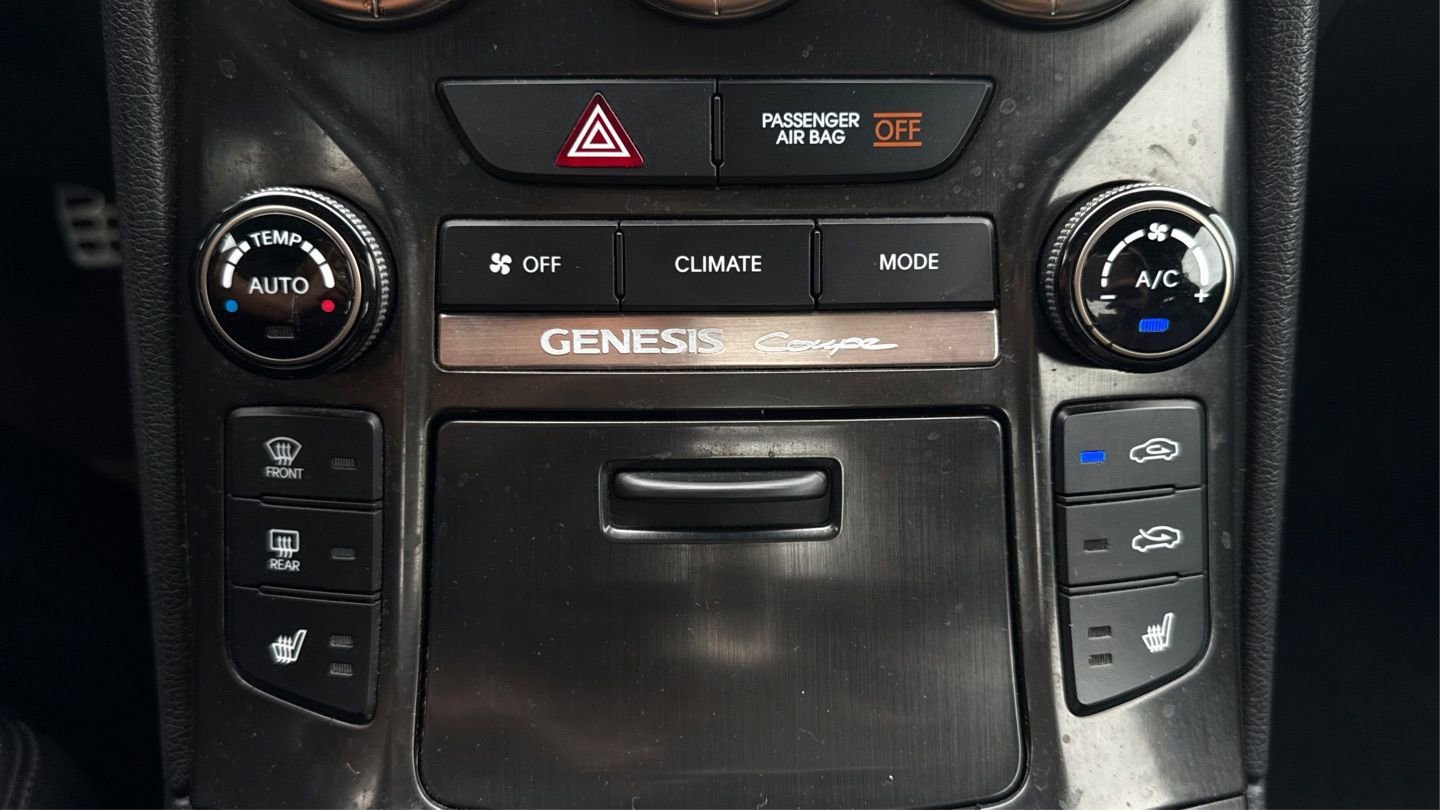 Used 2014 Hyundai Genesis 3.8 RWD image 33