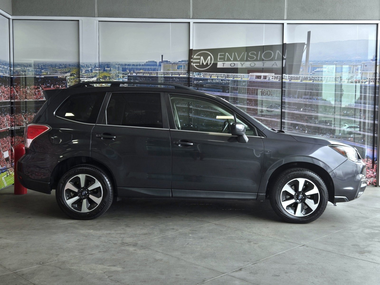 Used 2017 Subaru Forester 2.5i Limited image 4