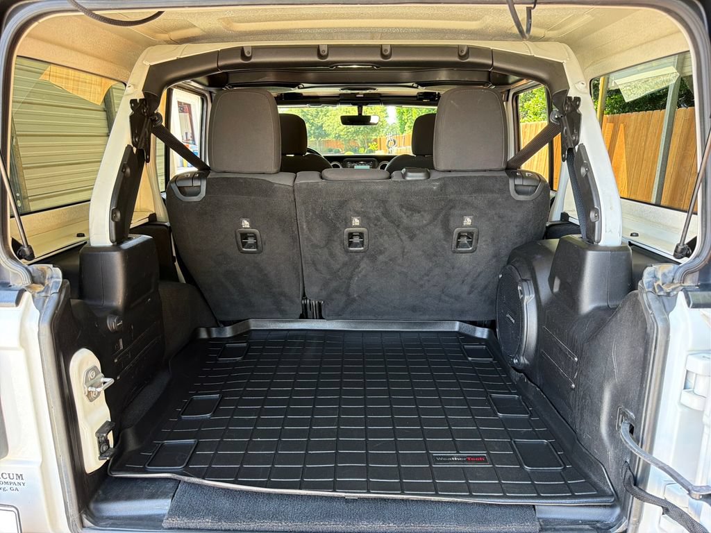 Used 2018 Jeep Wrangler Unlimited Sahara w/ Dual Top Group AWD/4WD image 34