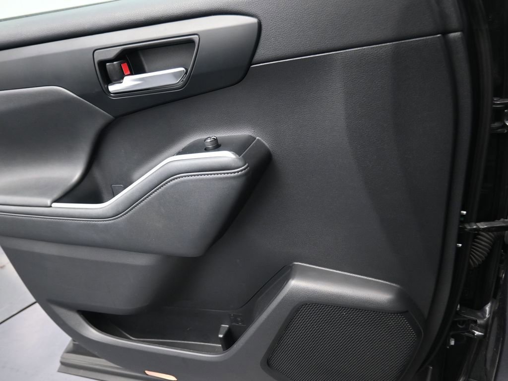 Used 2021 Toyota Highlander XSE image 13