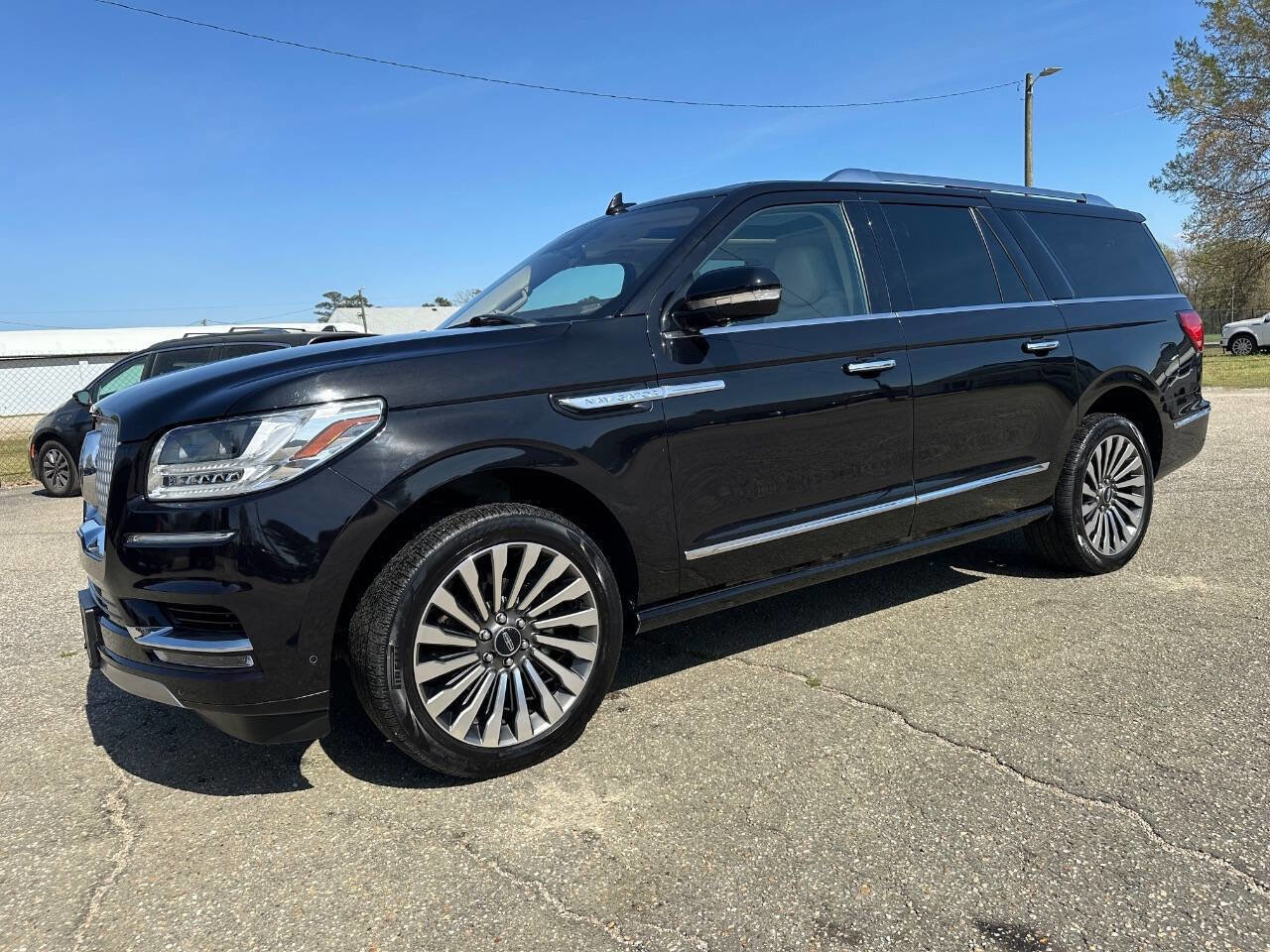 Used 2019 Lincoln Navigator L Reserve image 27