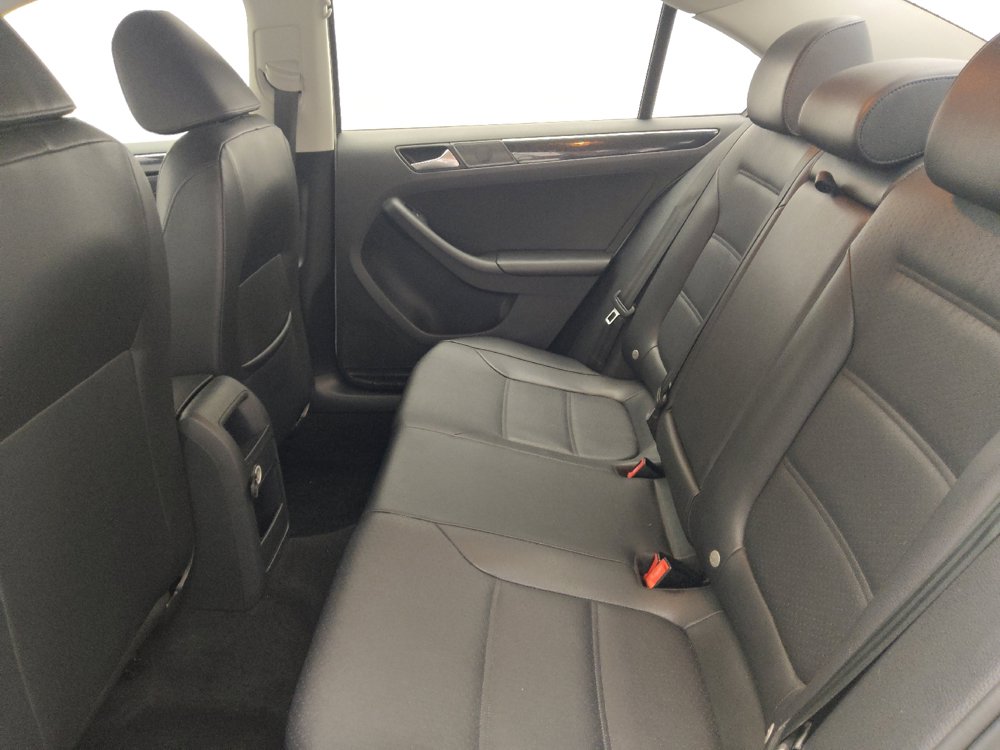 Used 2017 Volkswagen Jetta SEL FWD image 18