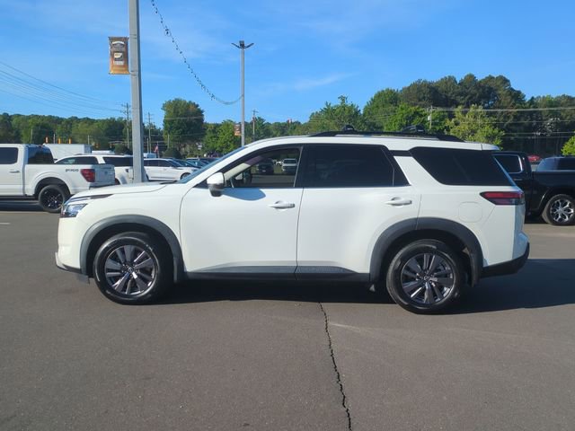 Used 2022 Nissan Pathfinder SV AWD/4WD image 10