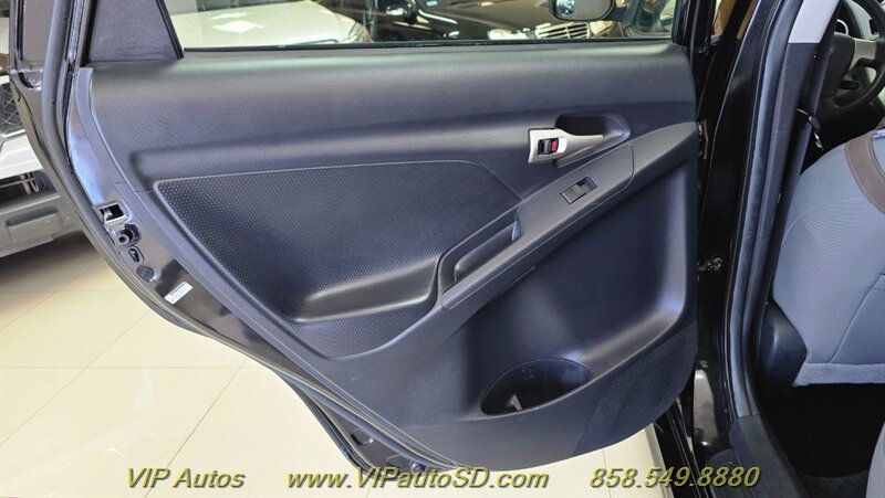 Used 2009 Toyota Matrix S FWD image 15