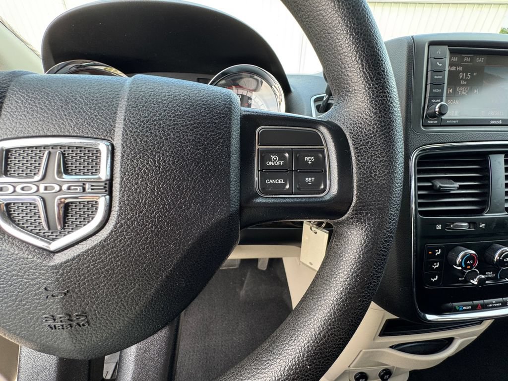 Used 2018 Dodge Grand Caravan SE w/ UConnect Hands-Free Group FWD image 22
