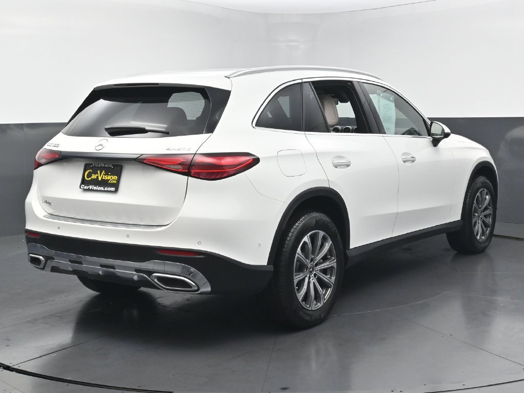 Used 2025 Mercedes-Benz GLC 300 4MATIC image 5