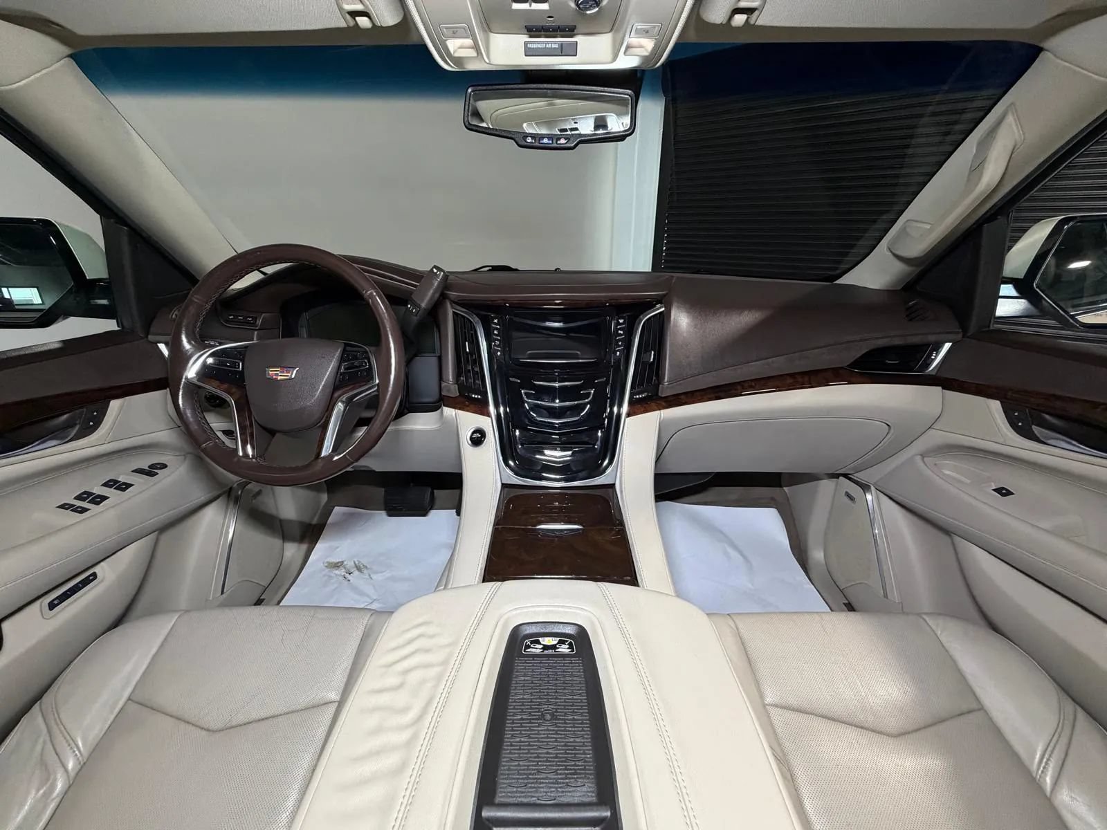 Used 2015 Cadillac Escalade Premium AWD/4WD image 25
