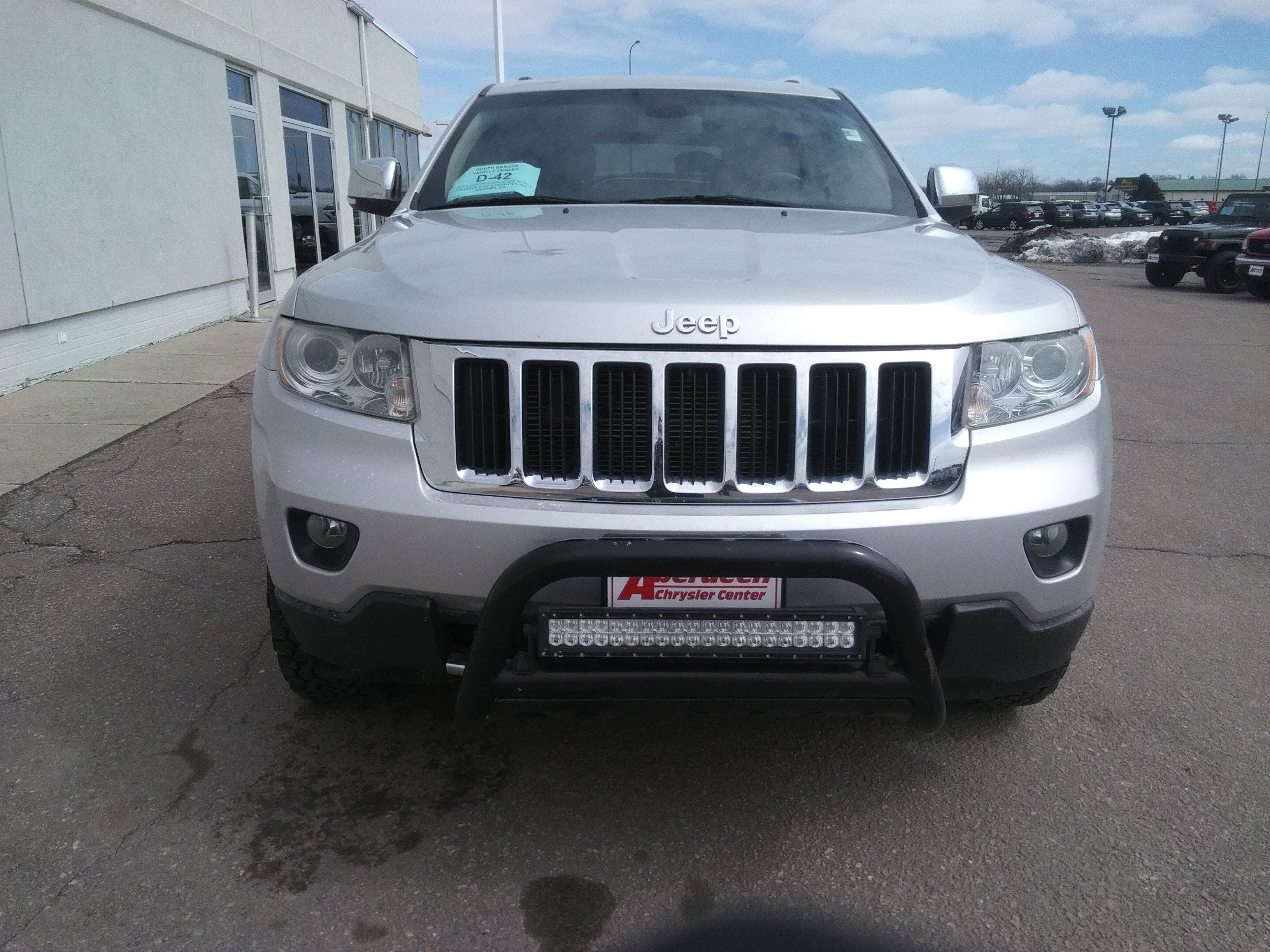 Used 2013 Jeep Grand Cherokee Limited w/ Luxury Group II AWD/4WD image 3