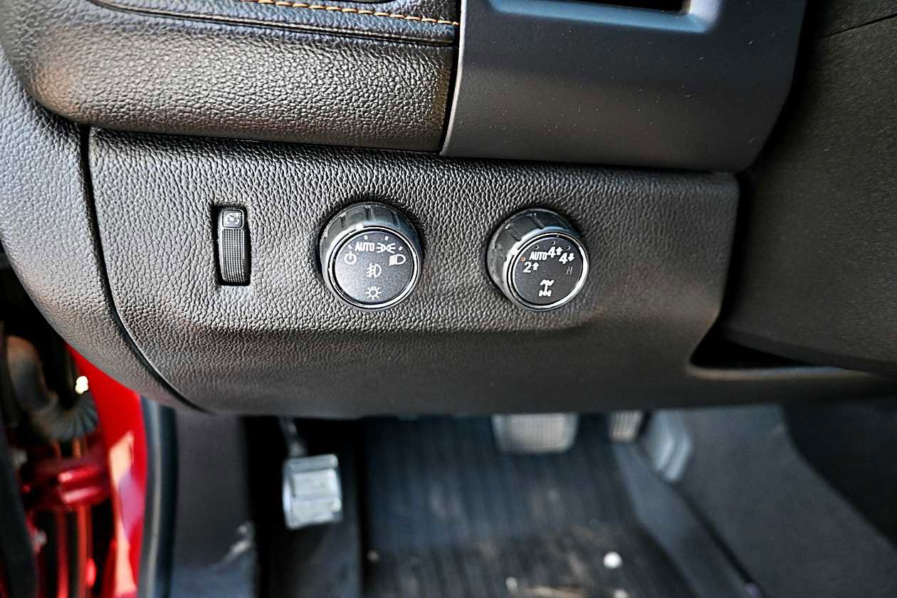 Used 2022 GMC Canyon AT4 image 21