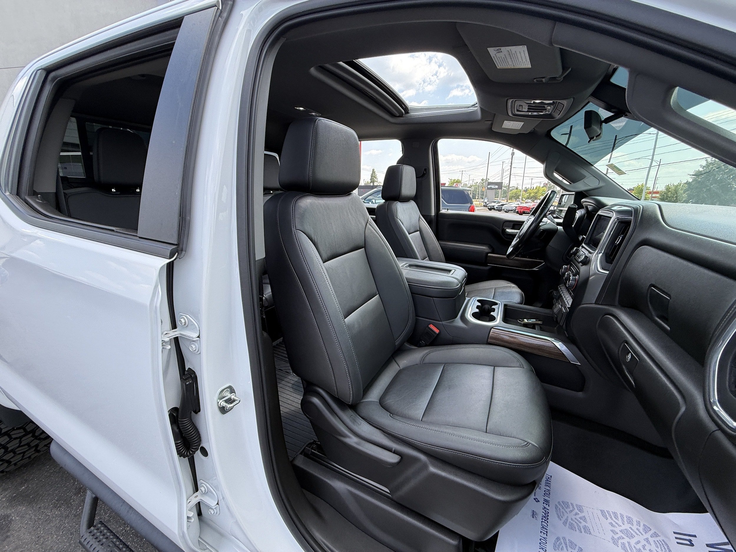 Used 2021 Chevrolet Silverado 1500 LT Trail Boss w/ Convenience Package II AWD/4WD image 23
