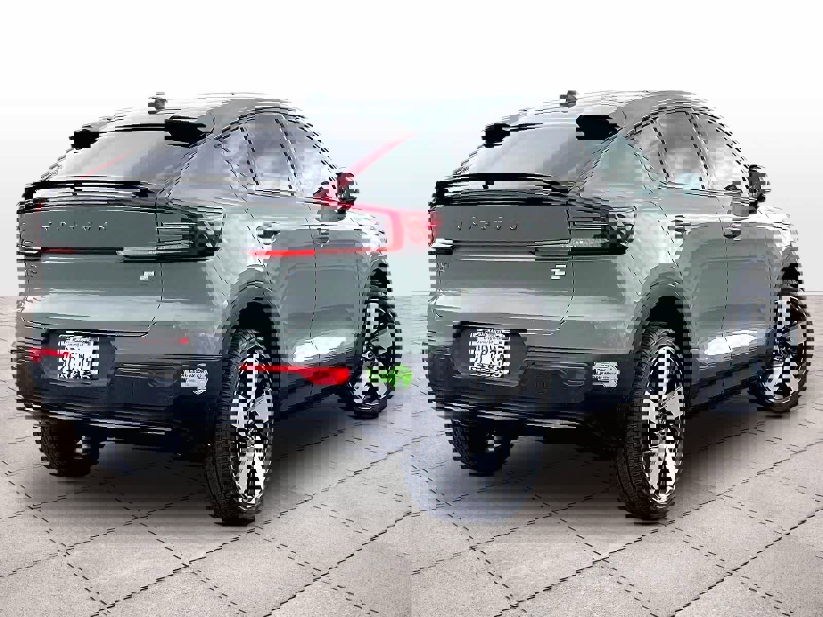 Used 2023 Volvo C40 P8 Recharge Ultimate image 16