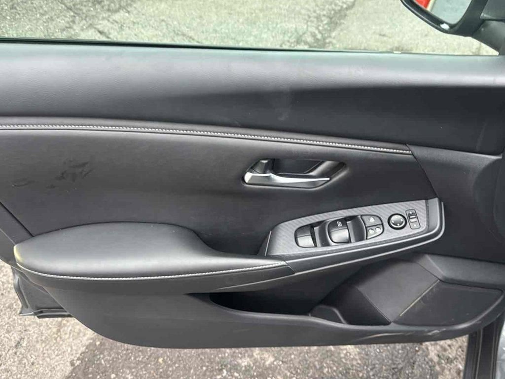Used 2024 Nissan Sentra SV FWD image 31