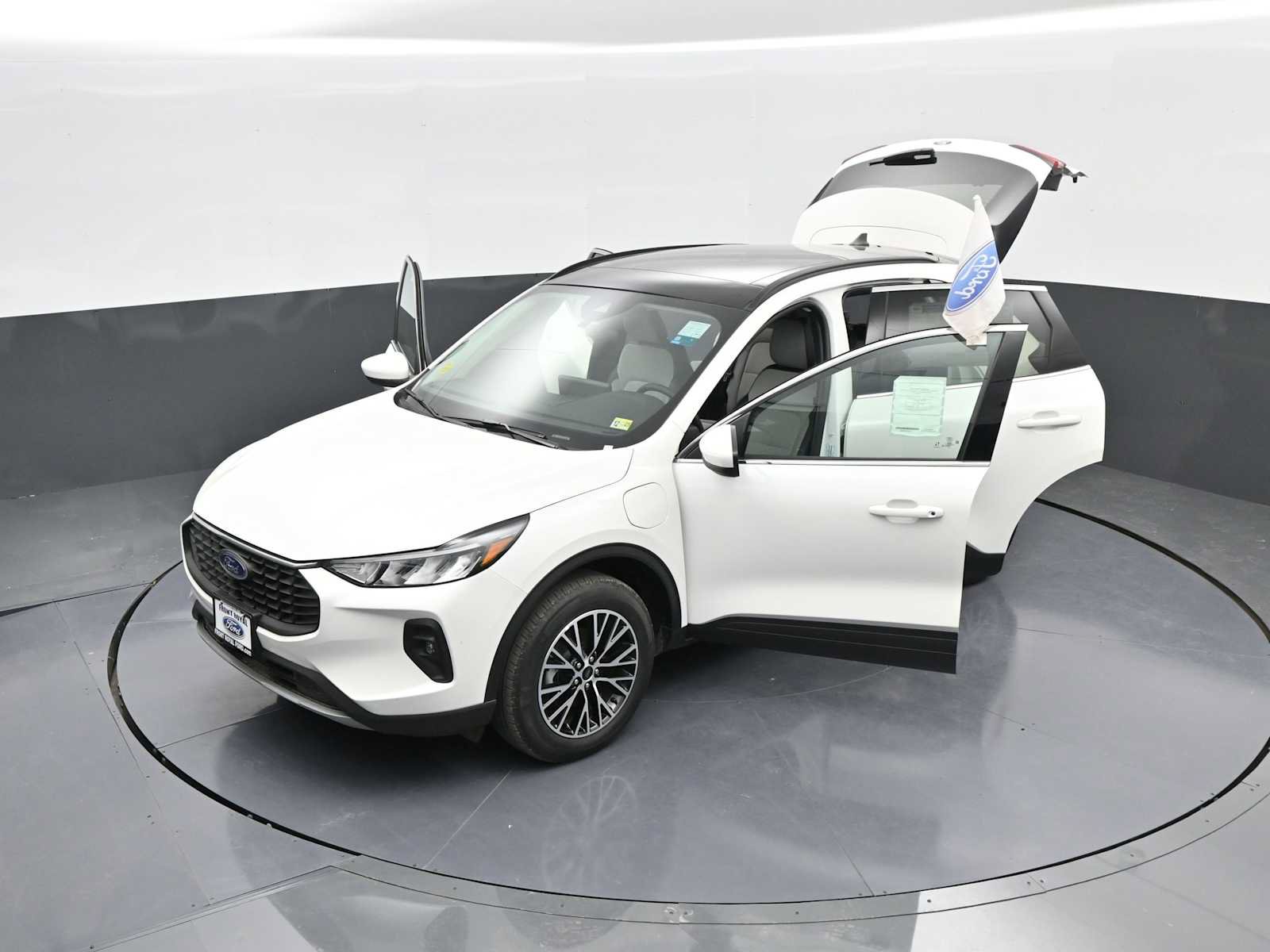 New 2025 Ford Escape SE FWD image 47