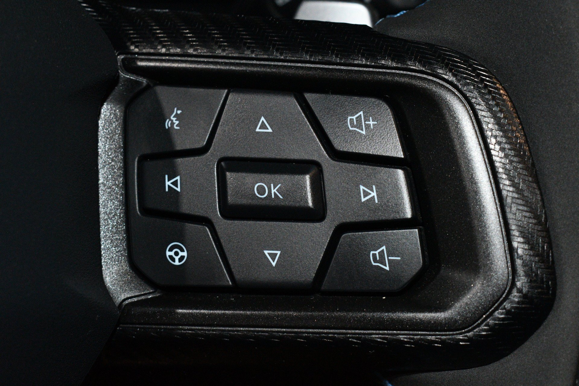Used 2024 Ford Mustang Dark Horse RWD image 30