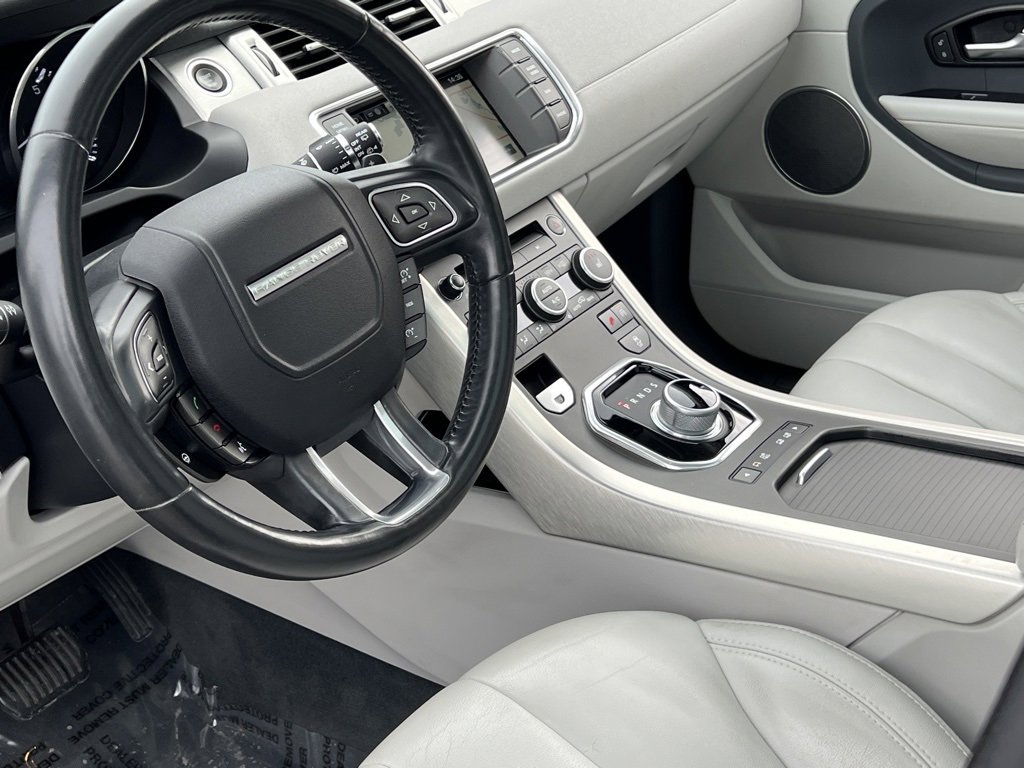 Used 2015 Land Rover Range Rover Evoque Pure Plus image 32