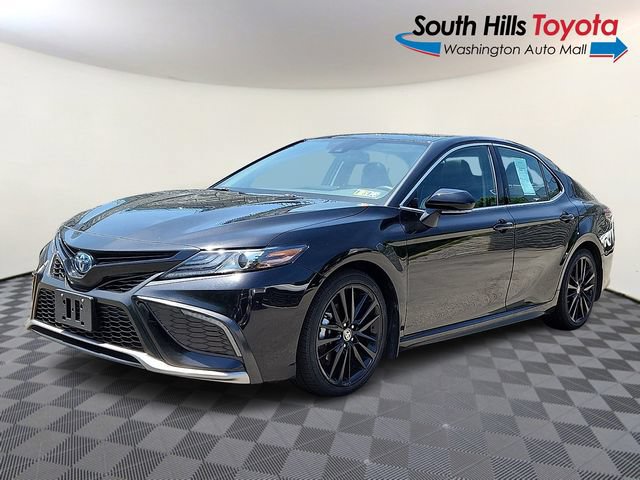 Used 2022 Toyota Camry XSE FWD image 3